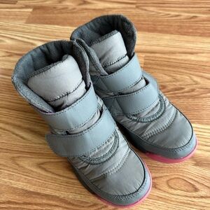 Sorel Kids Boots in Gray with Pink
